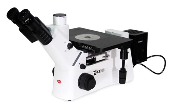 Microscópio Metalográfico 
